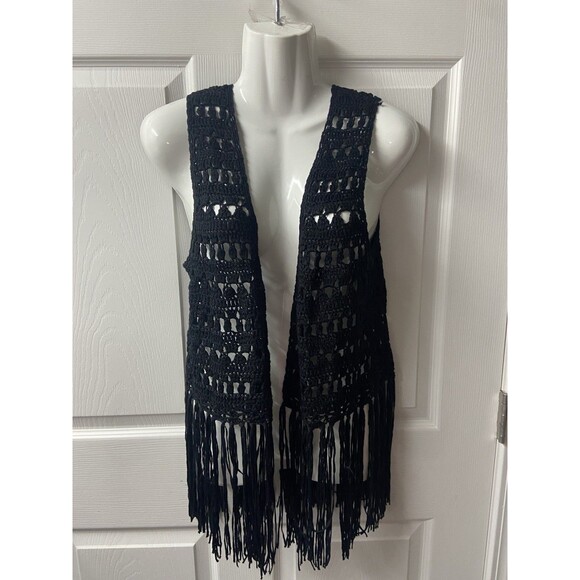 Umgee Sweaters - Umgee Crochet Vest Womens M Festival Cochella Fringed Hippie Cotton Blend NWT